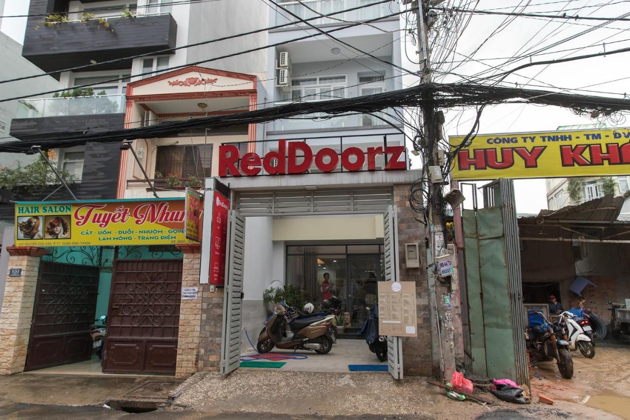 ホテル レッドドアーズ ニア サイゴン ズー ホーチミン市 エクステリア 写真